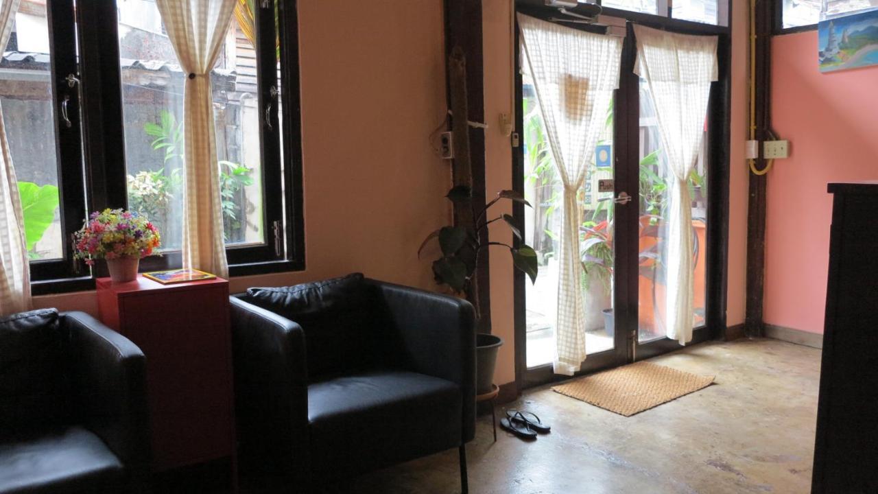 Non House Bangkok บ้านนอนโฮสเทล Luaran gambar